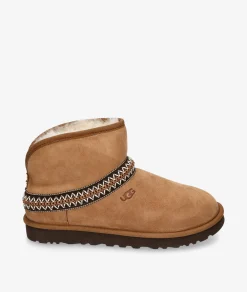 Botines UGG CLASSIC MINI CRESCENT en cuero