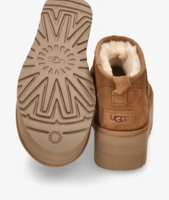 Botines UGG CLASSIC ULTRA MINI PLATFORM en cuero