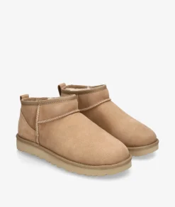 Botines UGG CLASSIC ULTRA MINI en beige