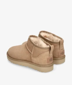 Botines UGG CLASSIC ULTRA MINI en beige