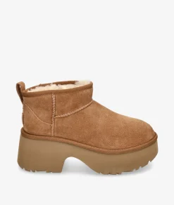 Botines UGG CLASSIC ULTRA MINI NEW HIGHTS en cuero