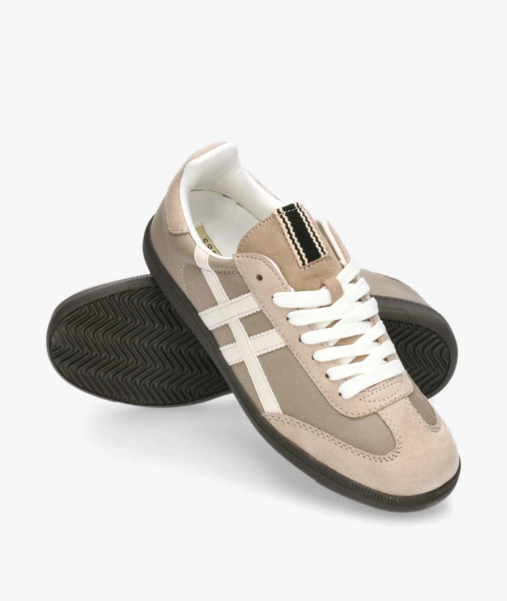 Deportivos CORINA M5520 en beige