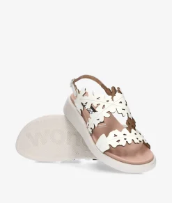 Sandalias Wonders C-6551 en charol blanco