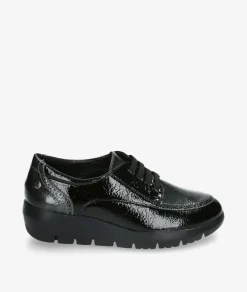 Zapatos confort Amarpies 29308 en charol negro