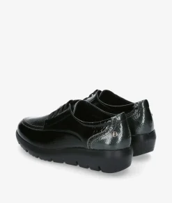 Zapatos confort Amarpies 29308 en charol negro