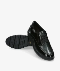 Zapatos confort Amarpies 29308 en charol negro