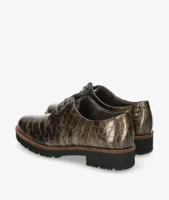 Zapatos inglés Pitillos 10771 en charol taupe