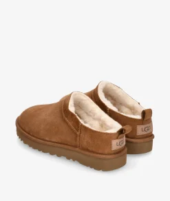 Zuecos UGG CLASSIC MICRO en cuero