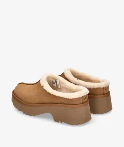 Zuecos UGG NEW HIGHTS COZZY CLOG en cuero
